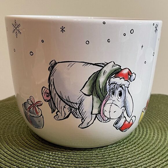 Disney Winnie the Pooh Christmas planter medium NWOT - Picture 7 of 11